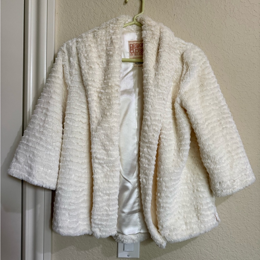 Billabong Designers Closet - faux fur off white jacket.  Size small